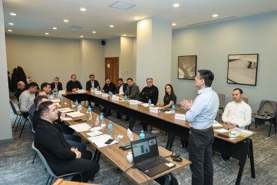 AFB Bank-da Rəhbər heyət üçün “İnkişafedici Rəy” Təliminin İlk Sessiyası