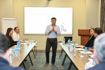 AFB Bank-da Rəhbər heyət üçün “İnkişafedici Rəy” Təliminin İlk Sessiyası