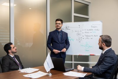 AFB-də iş həyatı