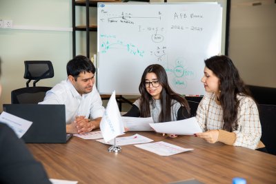 AFB-də iş həyatı