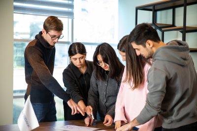 AFB-də iş həyatı