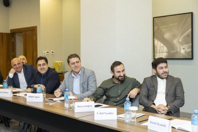 AFB-də iş həyatı